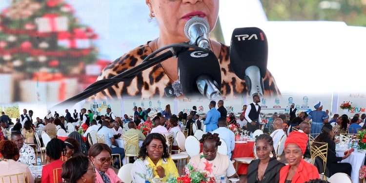 Ministério da Educação realiza cerimónia de cumprimentos de Fim de Ano