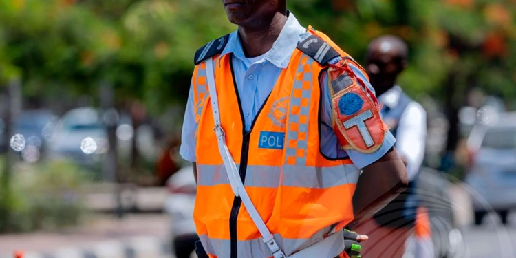 Ministro Manuel Homem promove campanha de sensibilização rodoviária na quadra festiva
