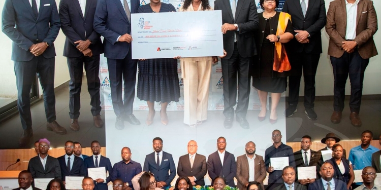 Estudante do Huambo vence V edição do Prémio Fernando Aguiar da ARSEG