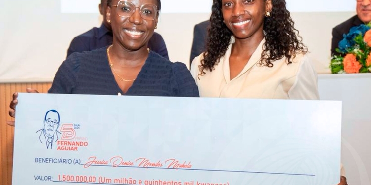 Estudante do Huambo vence V edição do Prémio Fernando Aguiar da ARSEG